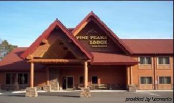 Pine Peaks Lodge & Suites Cross Lake Ngoại thất bức ảnh